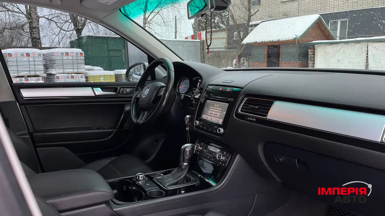 Volkswagen Touareg - фото 18