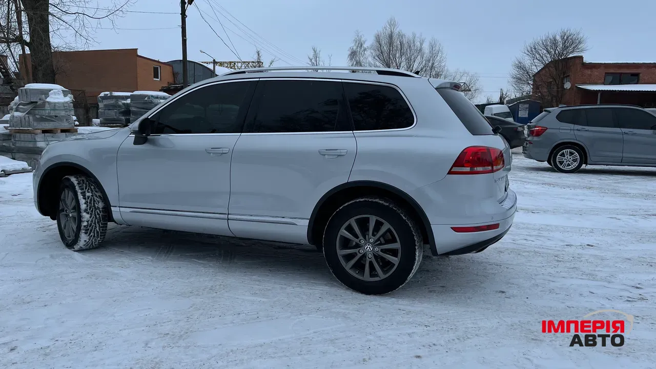 Volkswagen Touareg - фото 4