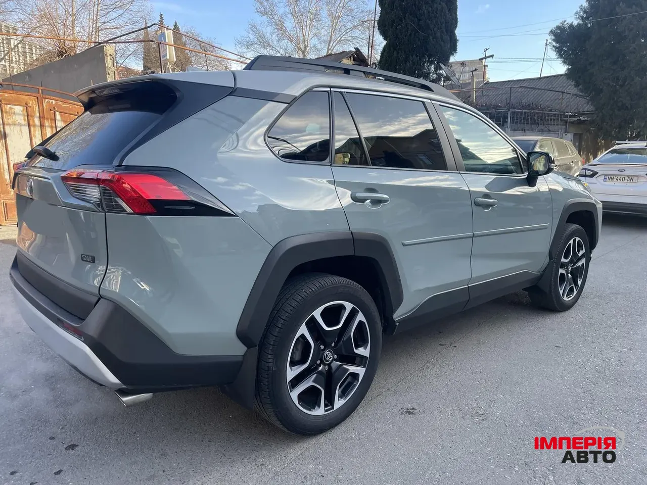 Toyota RAV4 - фото 4