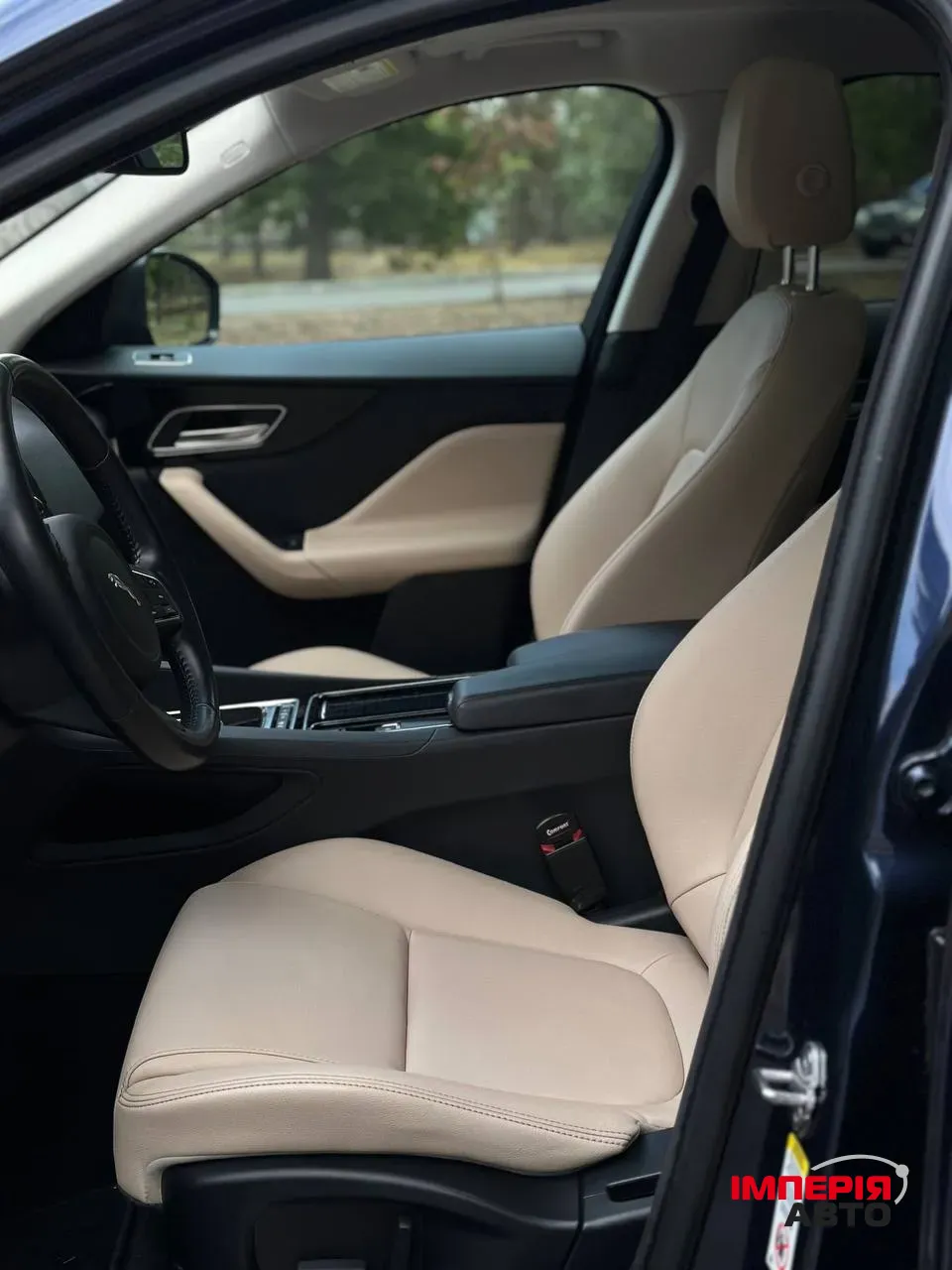 Jaguar F-Pace - фото 11