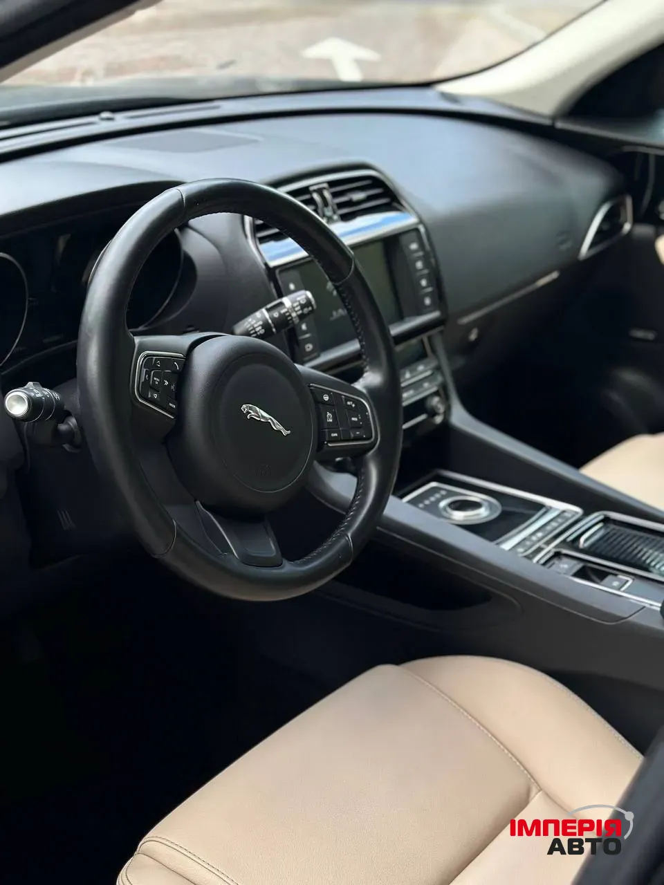 Jaguar F-Pace - фото 9