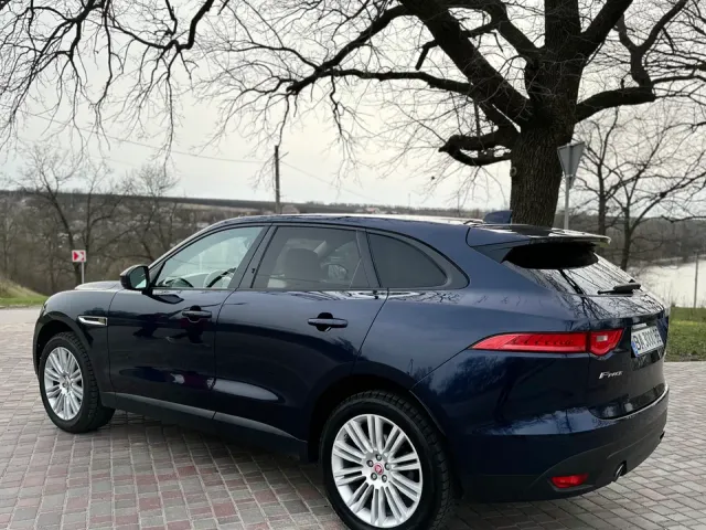 Jaguar F-Pace - фото 5