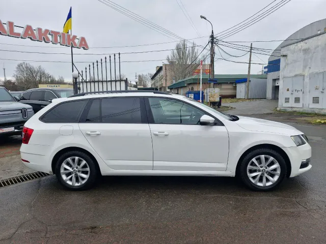 Skoda Octavia - фото 4