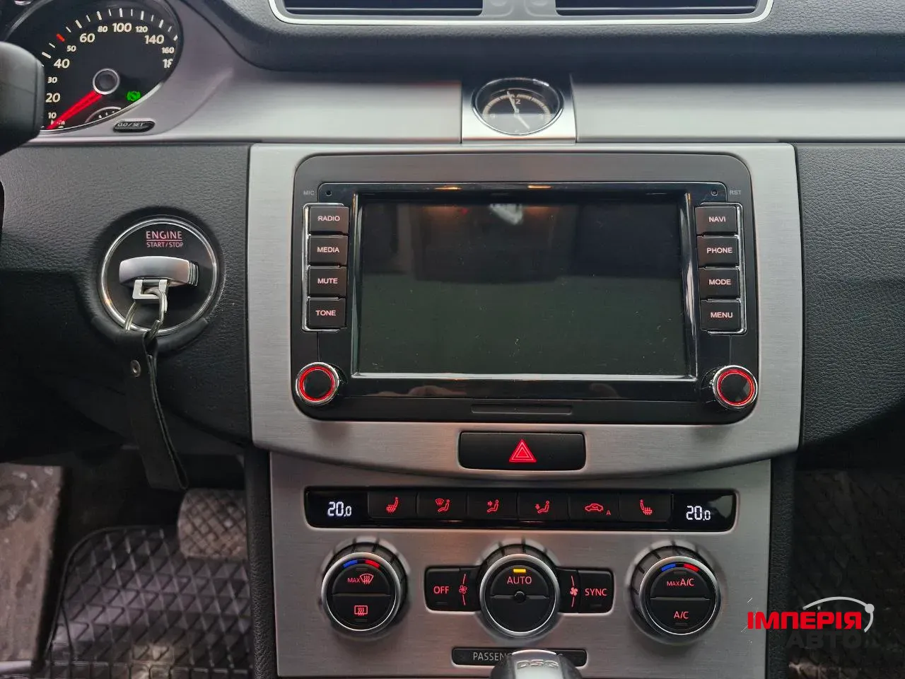 Volkswagen Passat CC - фото 18