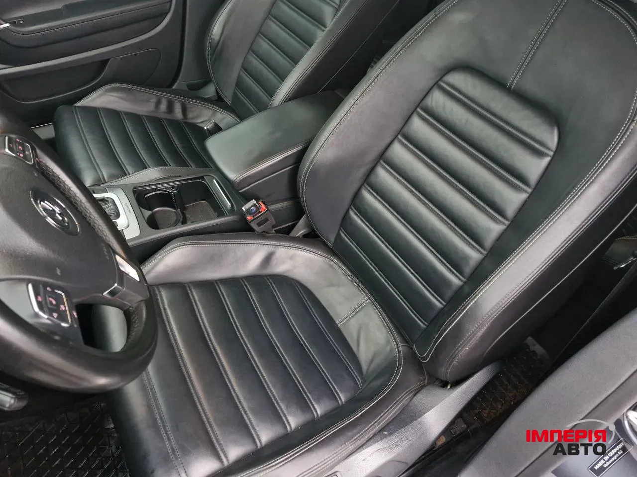 Volkswagen Passat CC - фото 14