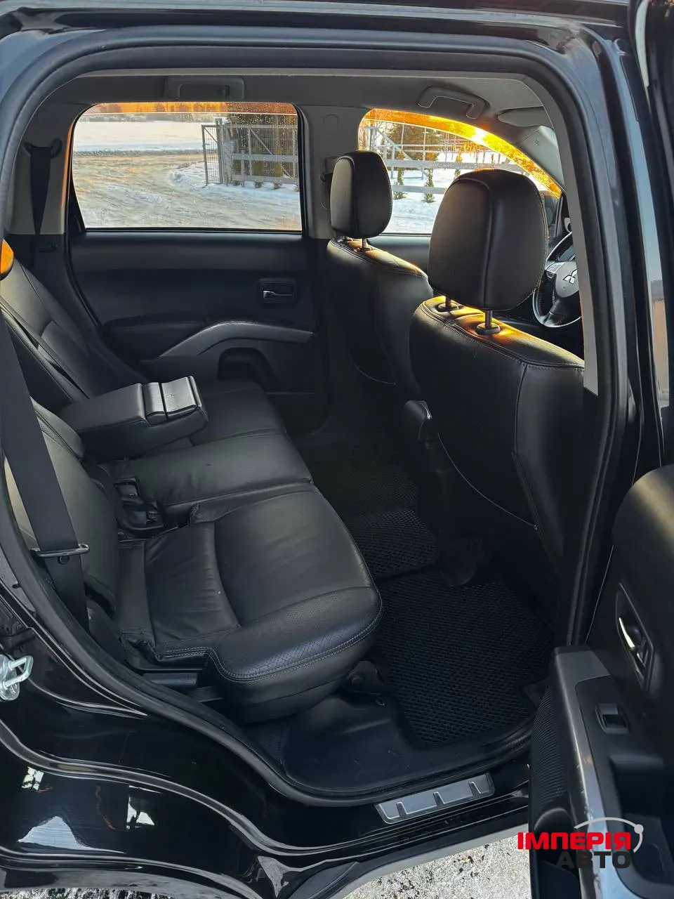 Mitsubishi Outlander - фото 12