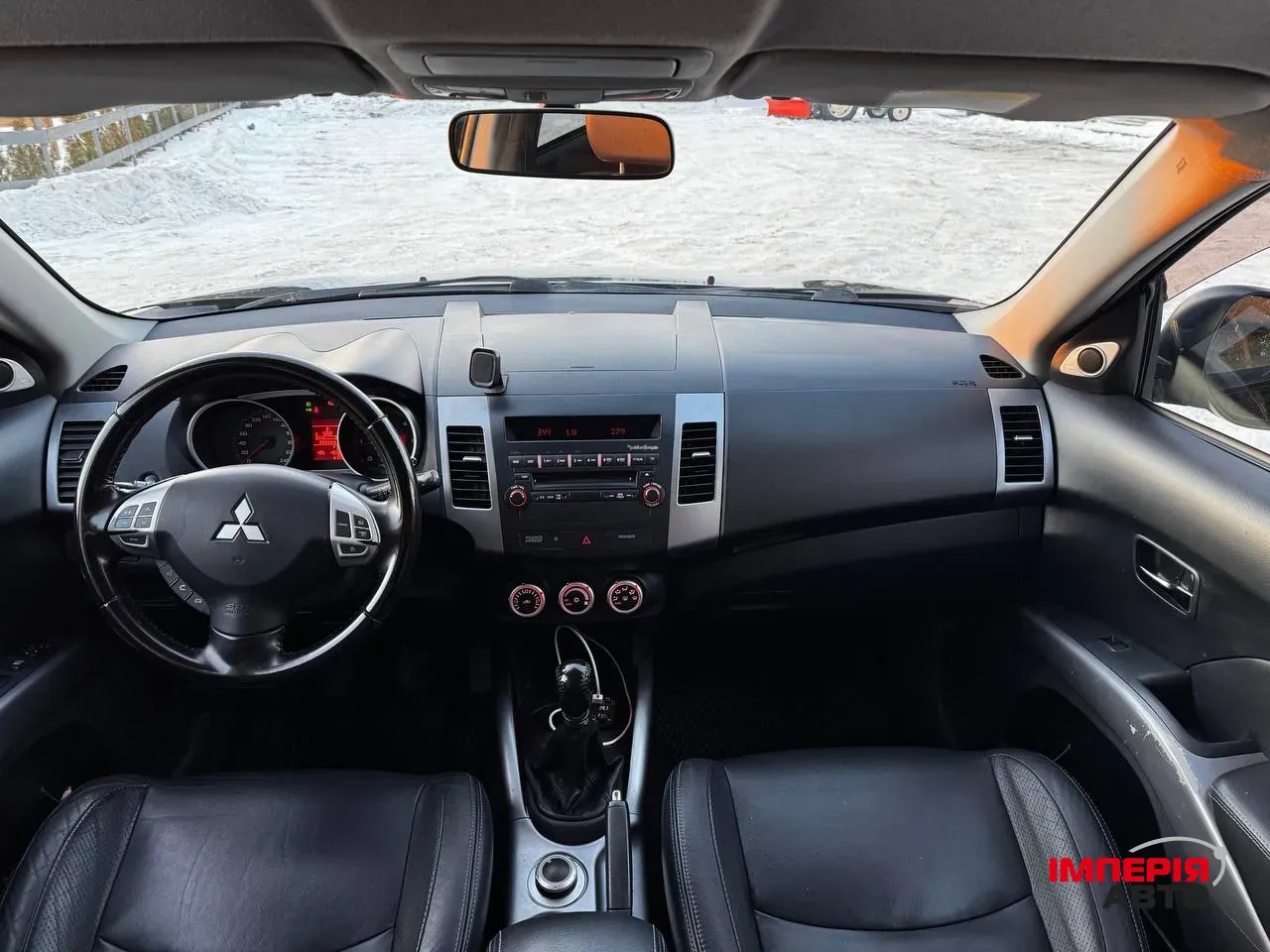 Mitsubishi Outlander - фото 8