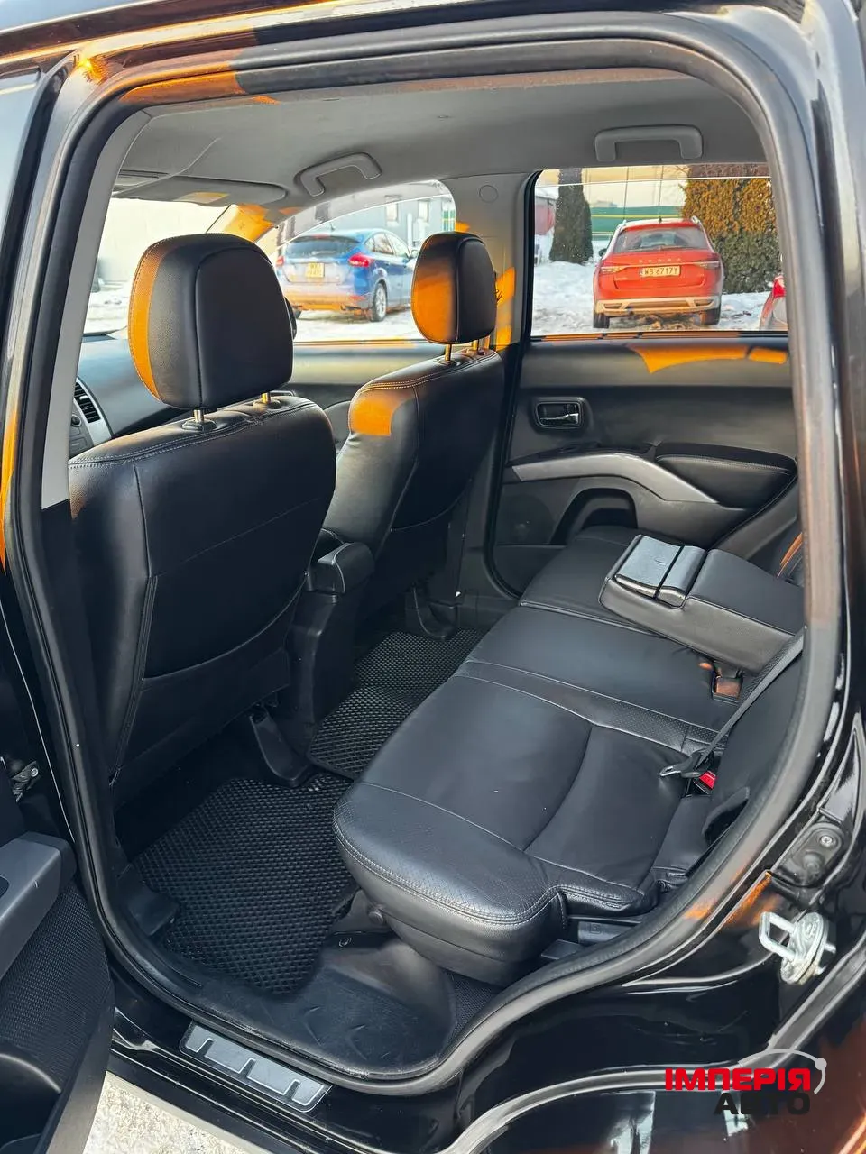 Mitsubishi Outlander - фото 11