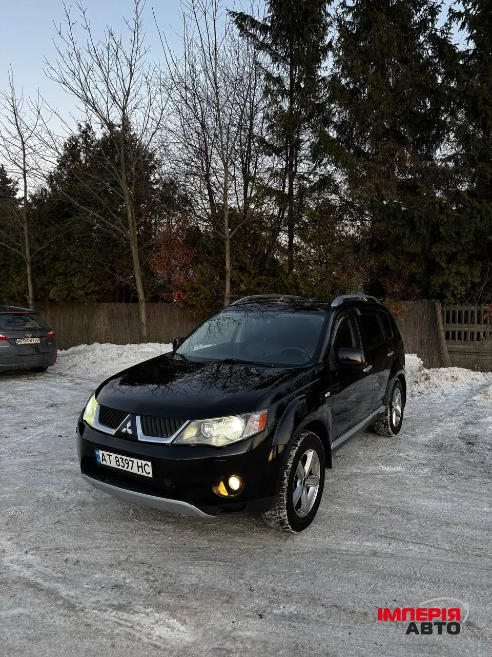Mitsubishi Outlander - фото 1