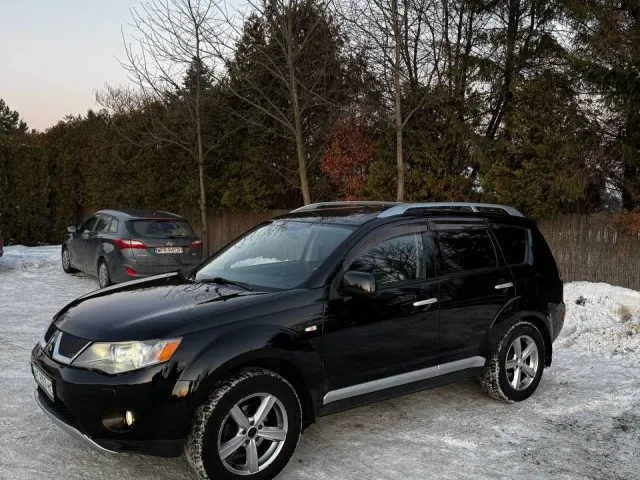 Mitsubishi Outlander - фото 2