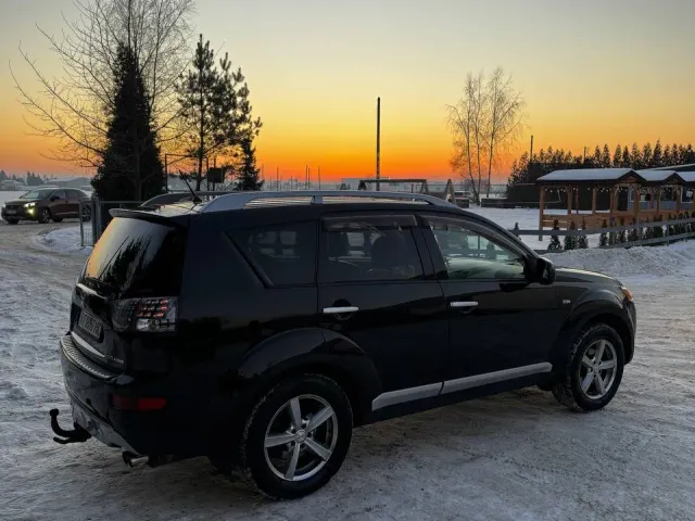 Mitsubishi Outlander - фото 5