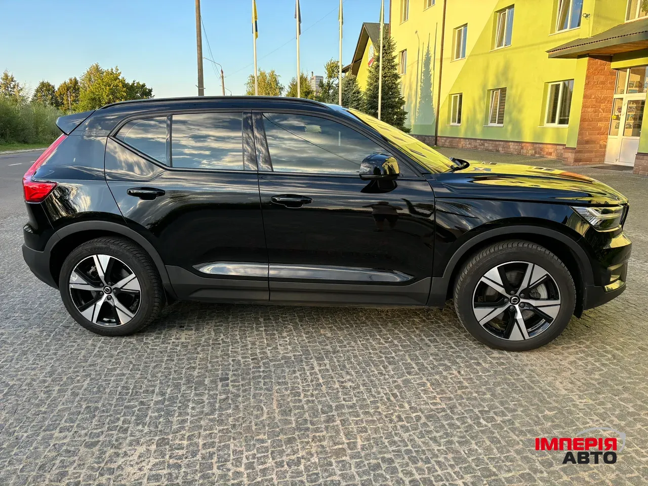 Volvo XC40 - фото 12