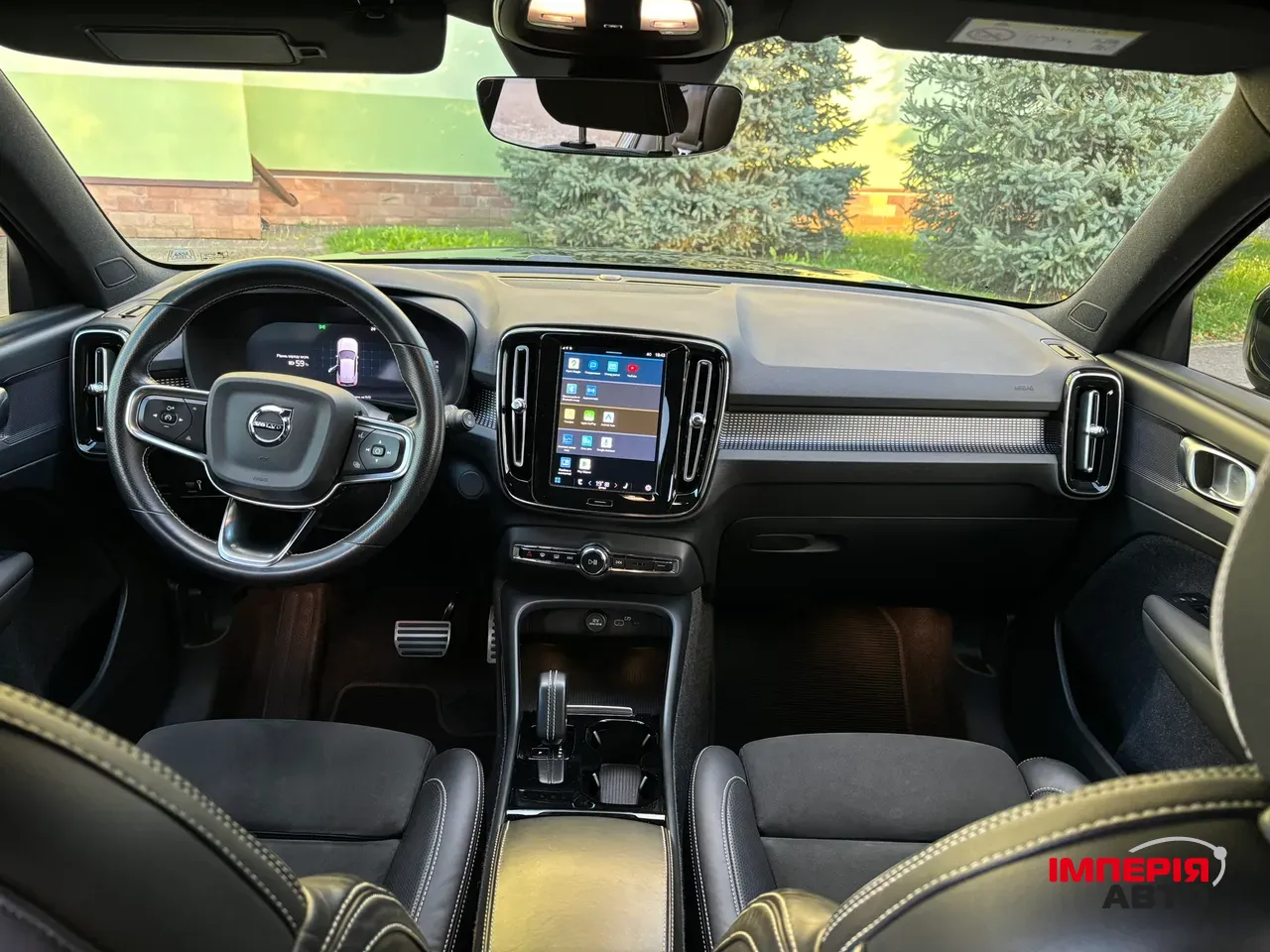 Volvo XC40 - фото 18