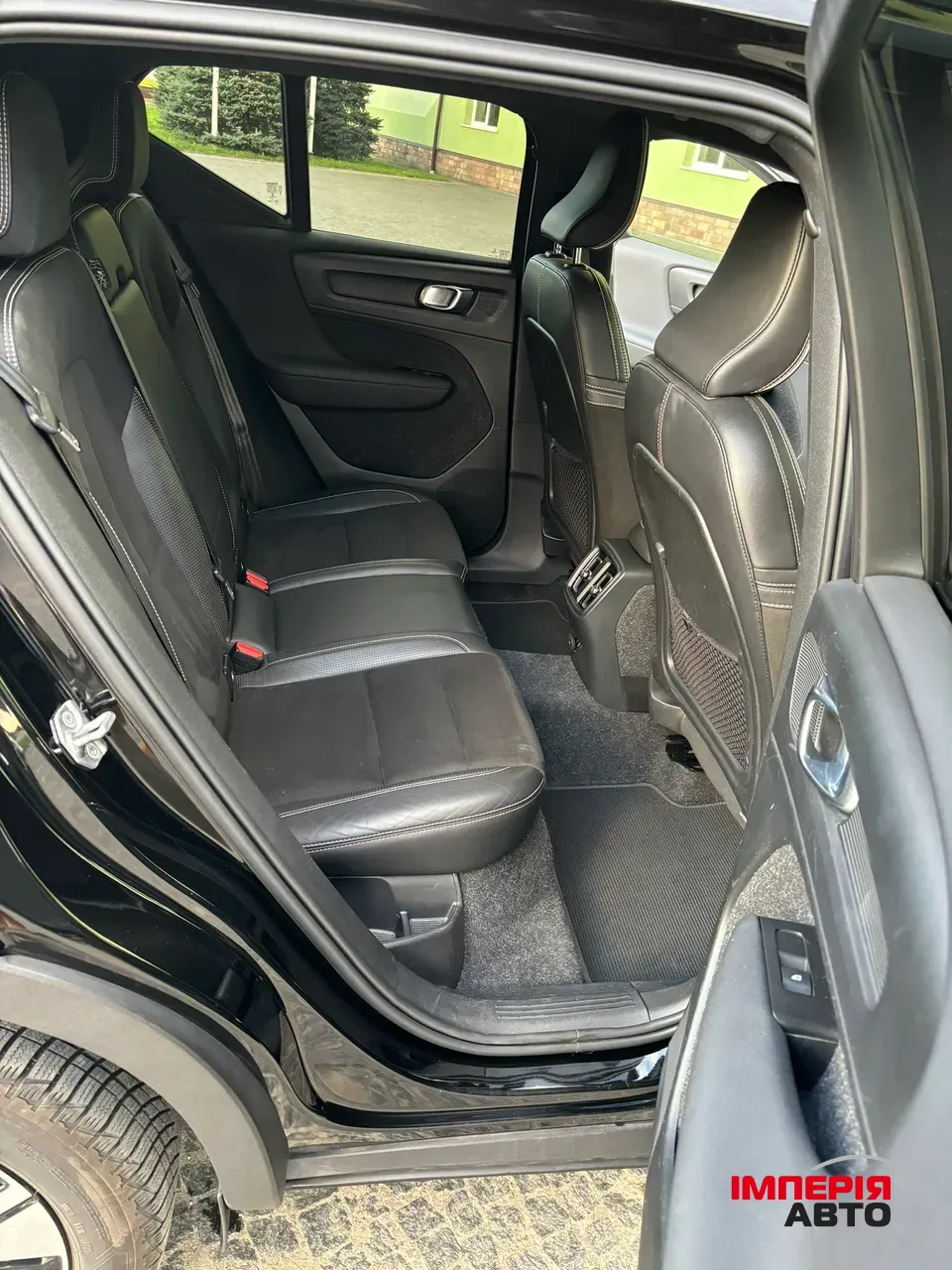 Volvo XC40 - фото 19