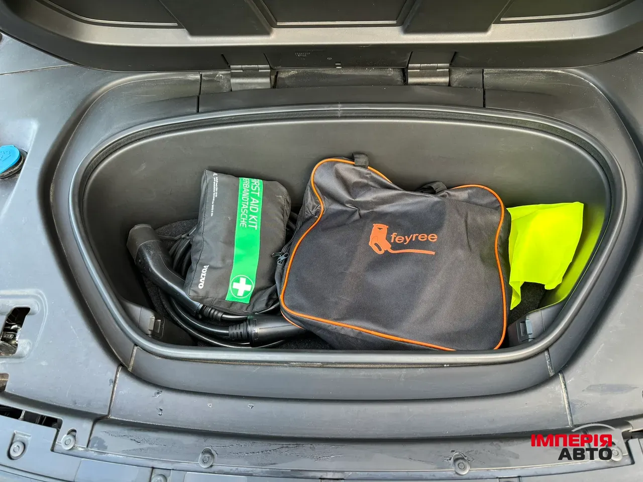 Volvo XC40 - фото 25