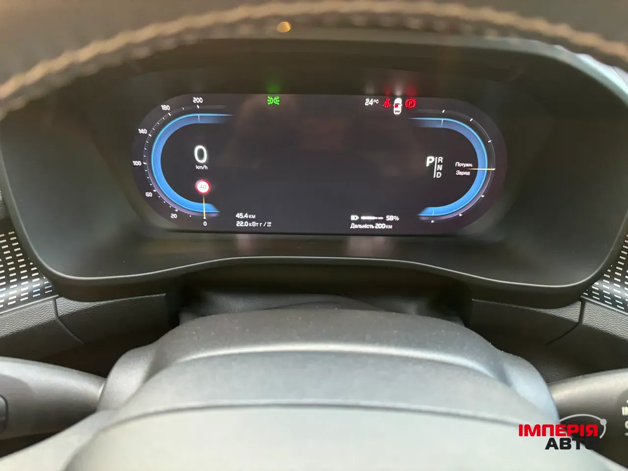 Volvo XC40 - фото 20