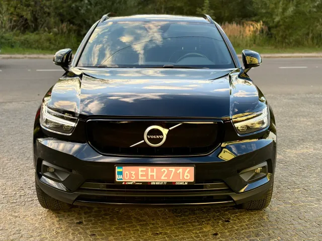 Volvo XC40 - фото 2