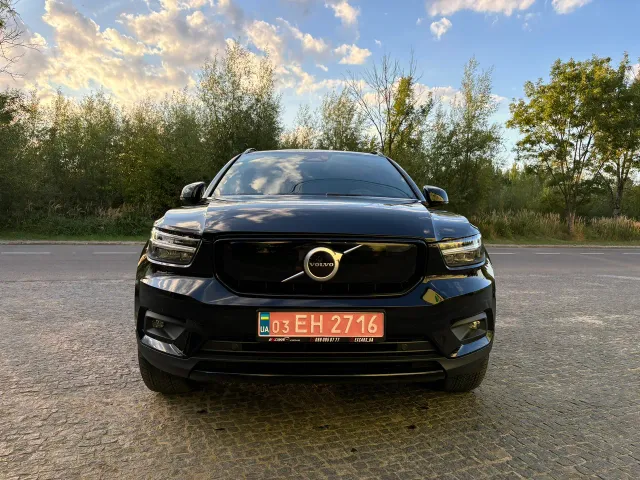 Volvo XC40 - фото 3
