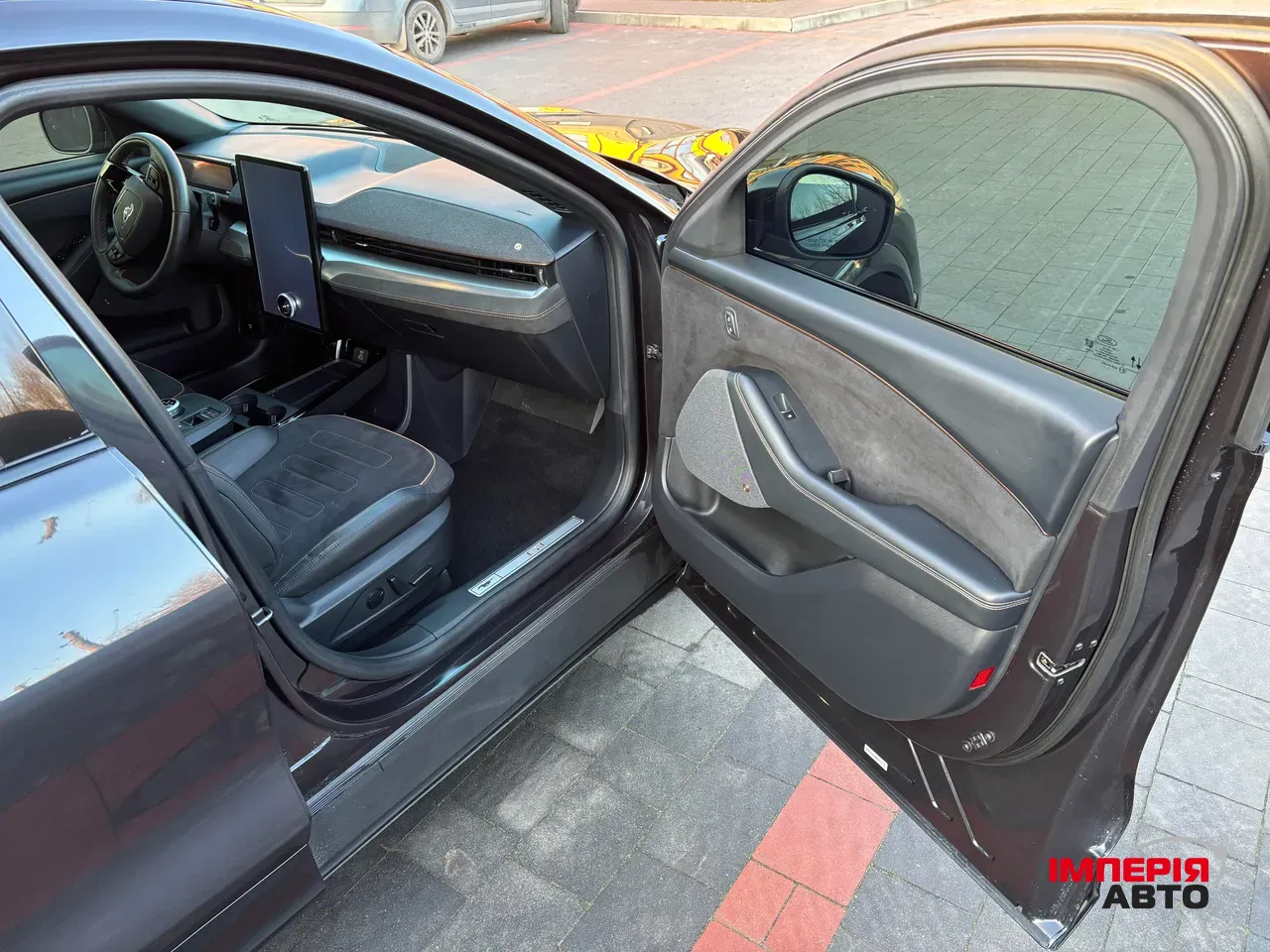 Ford Mustang Mach-E - фото 17