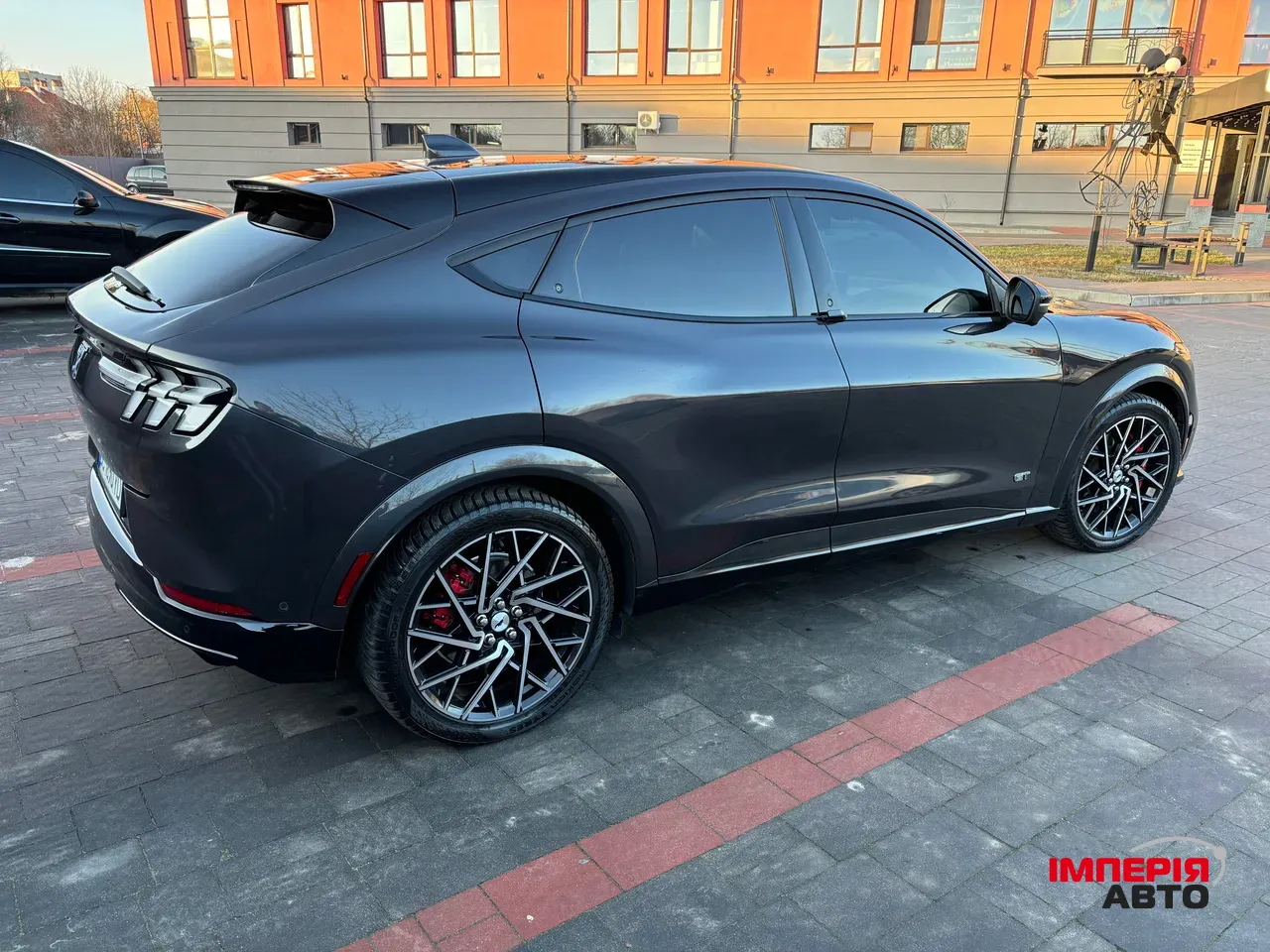 Ford Mustang Mach-E - фото 6