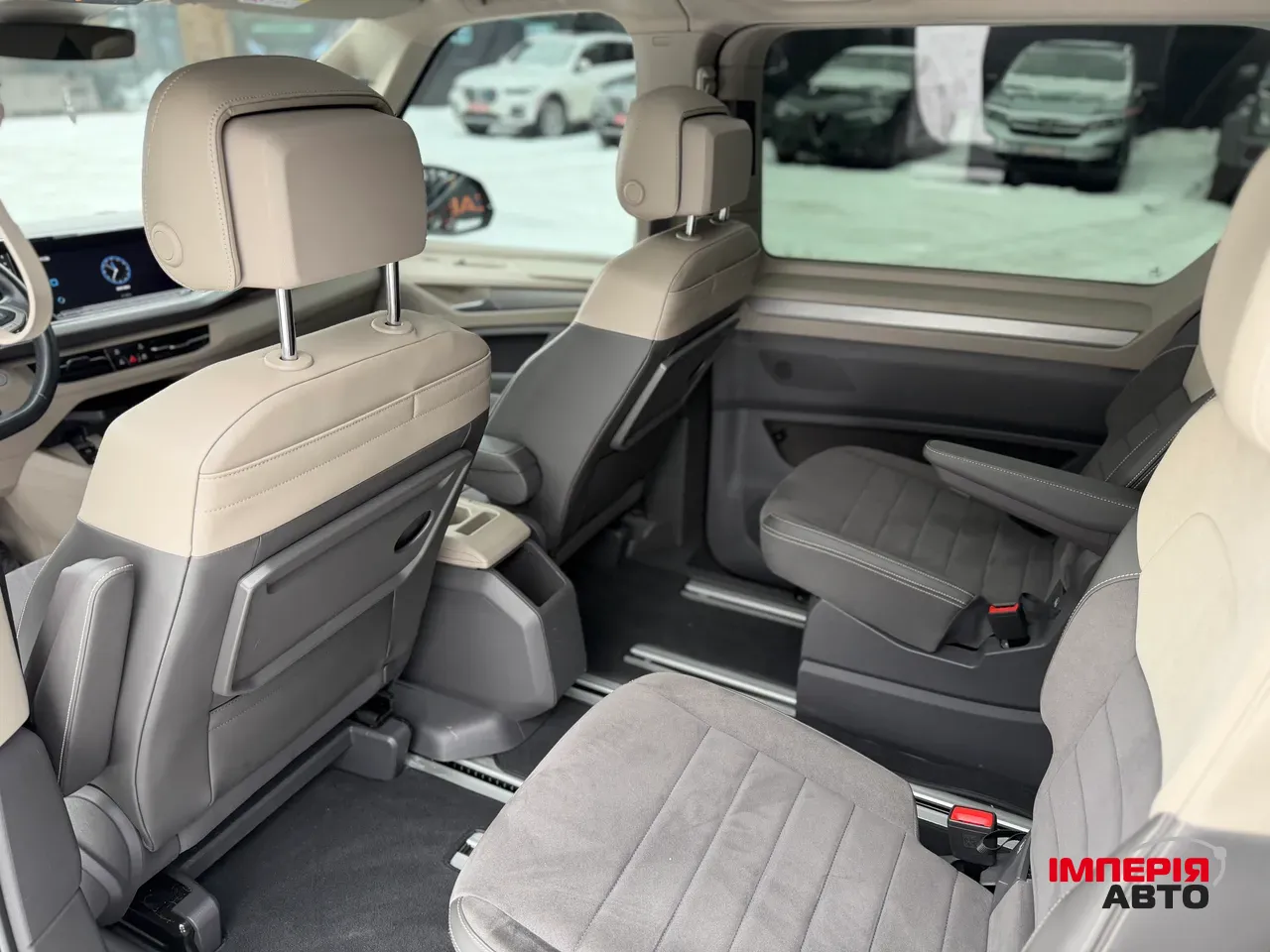 Volkswagen Multivan - фото 9