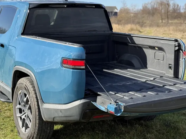 Rivian R1T - фото 3