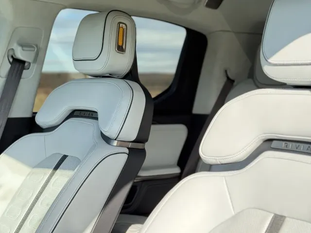 Rivian R1T - фото 4