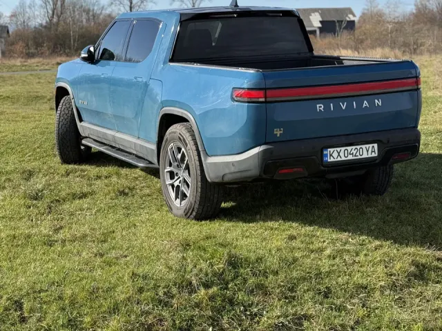 Rivian R1T - фото 2