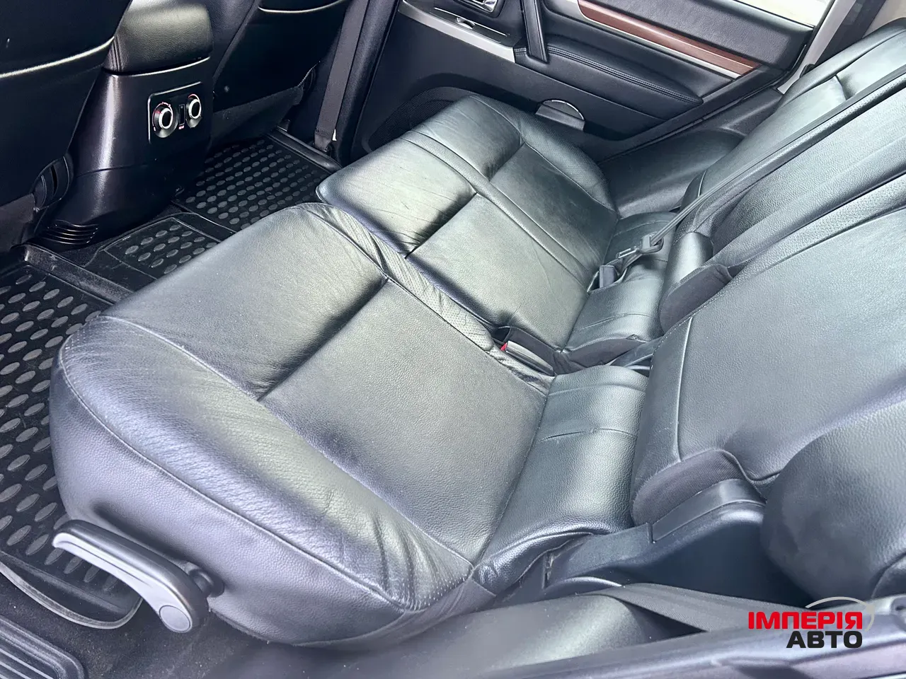 Mitsubishi Pajero - фото 22