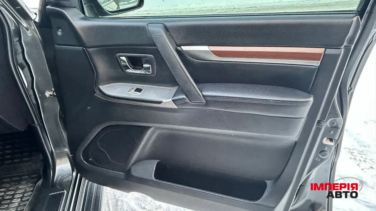 Mitsubishi Pajero - фото 32