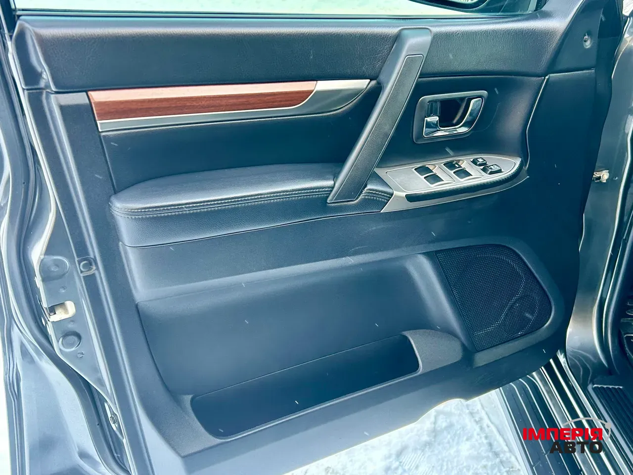 Mitsubishi Pajero - фото 17