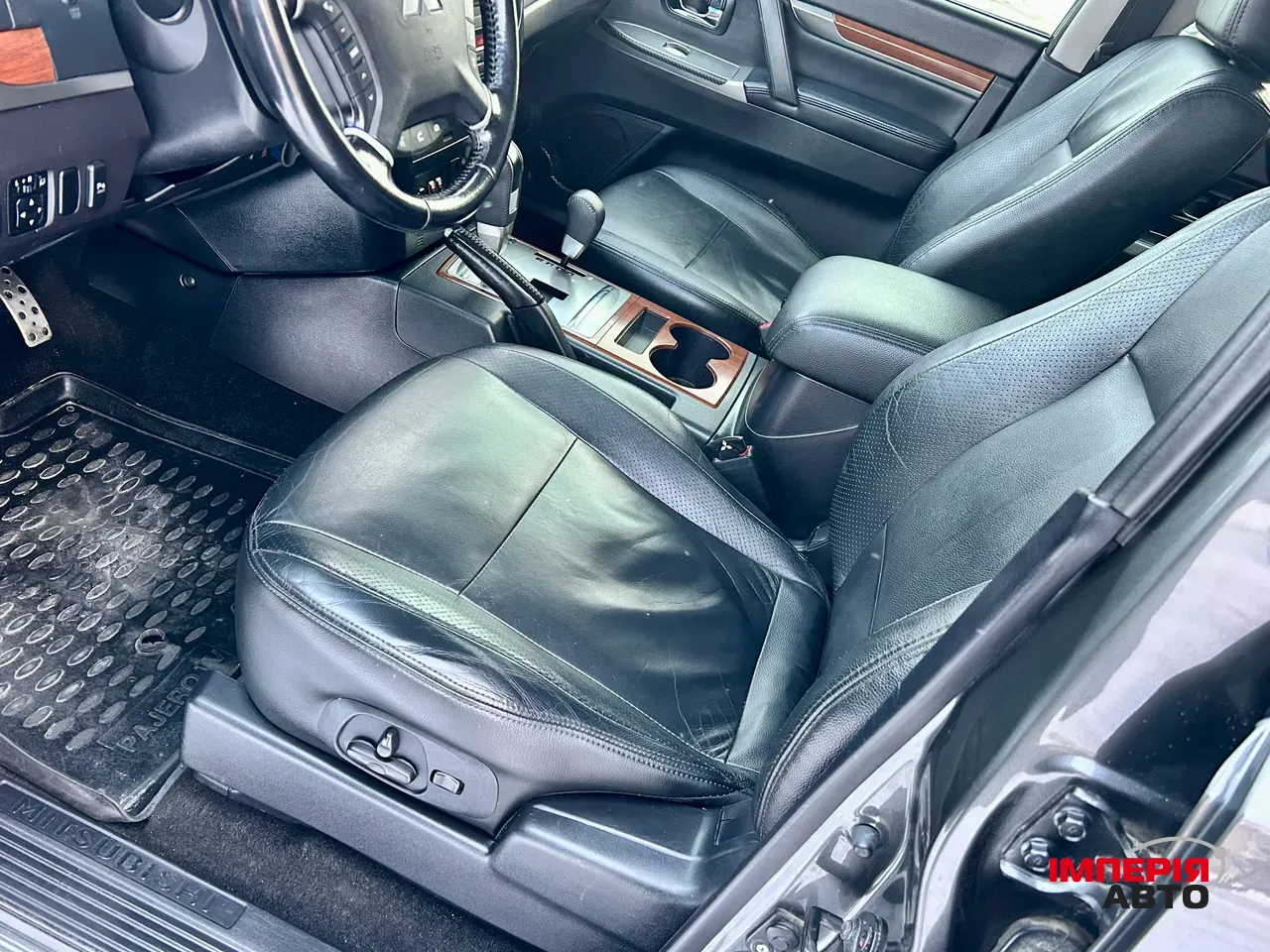 Mitsubishi Pajero - фото 19