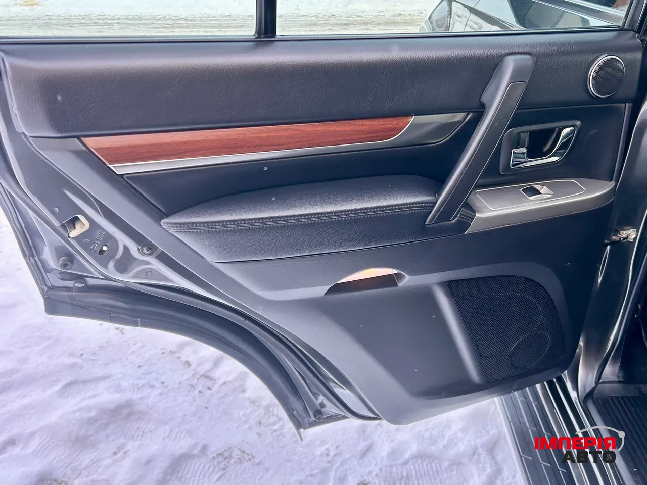 Mitsubishi Pajero - фото 20