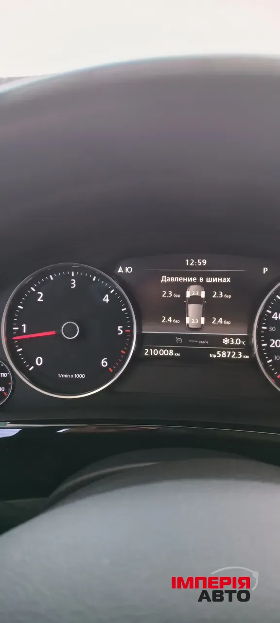 Volkswagen Touareg - фото 2