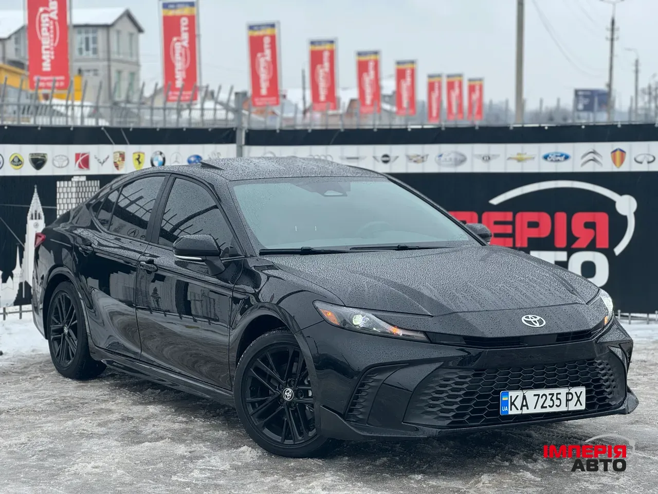 Toyota Camry - фото 2