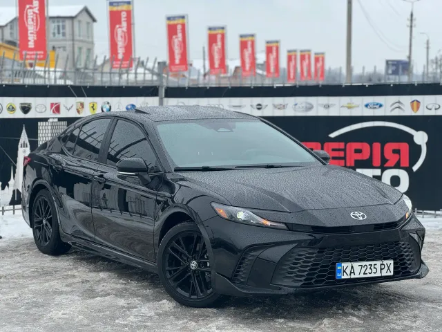 Toyota Camry - фото 2