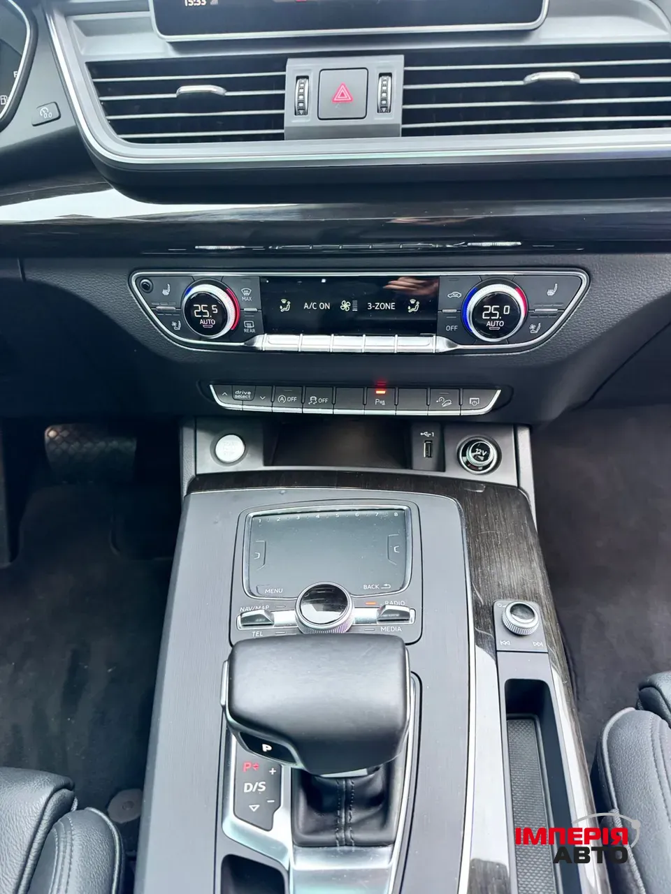 Audi Q5 - фото 16