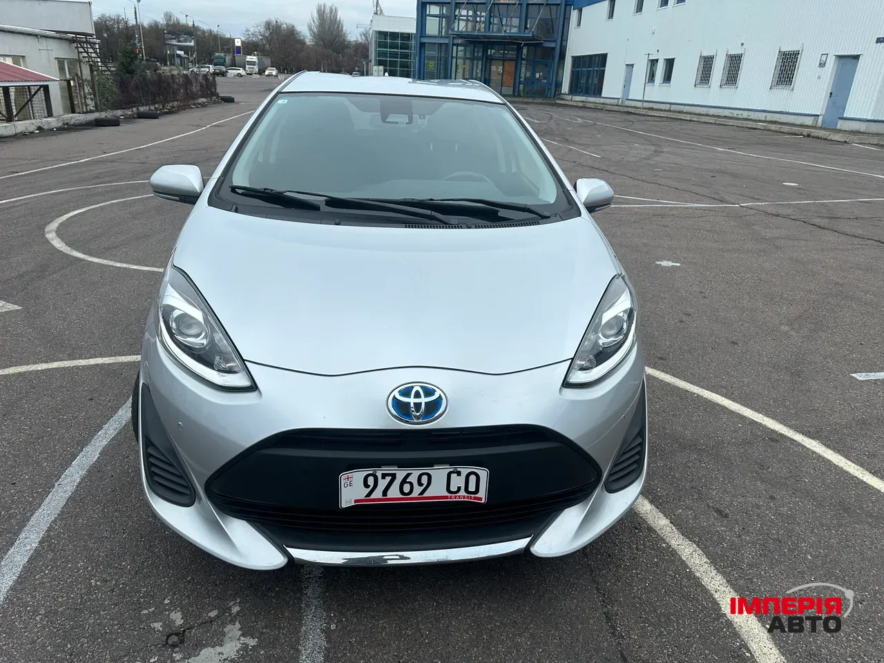 Toyota Aqua - фото 2