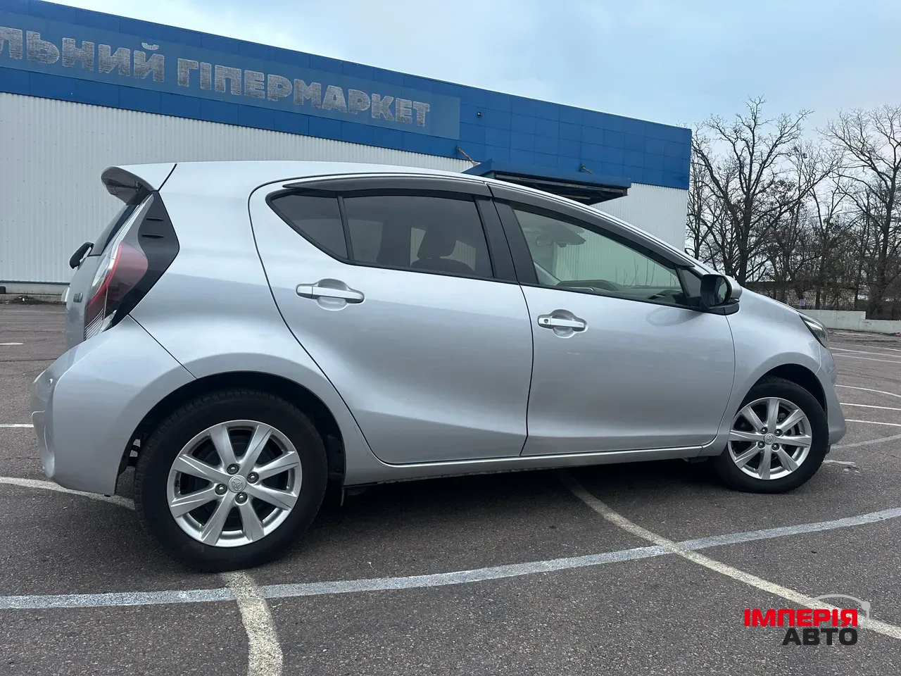 Toyota Aqua - фото 10