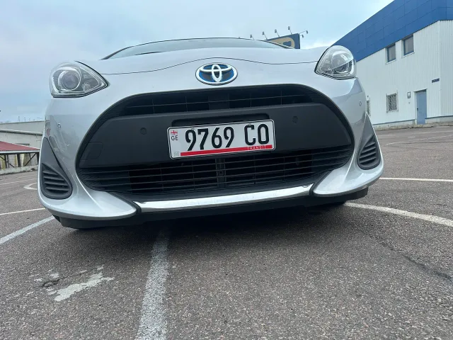 Toyota Aqua - фото 4