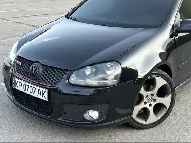 Volkswagen Golf GTI - фото 3