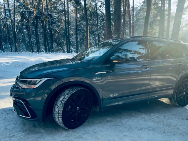 Volkswagen Tiguan - фото 4