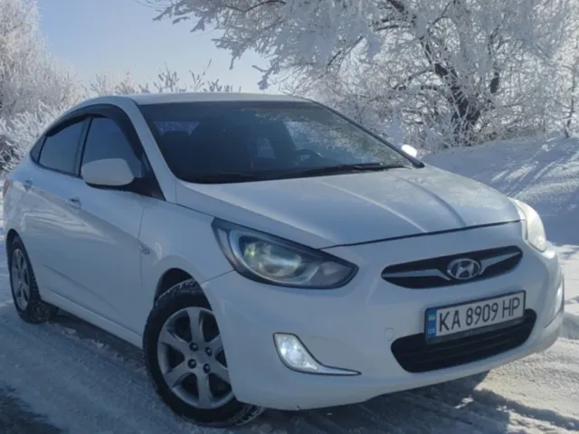 Hyundai Accent - фото 1