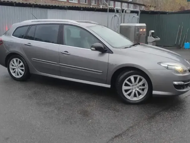 Renault Laguna - фото 1