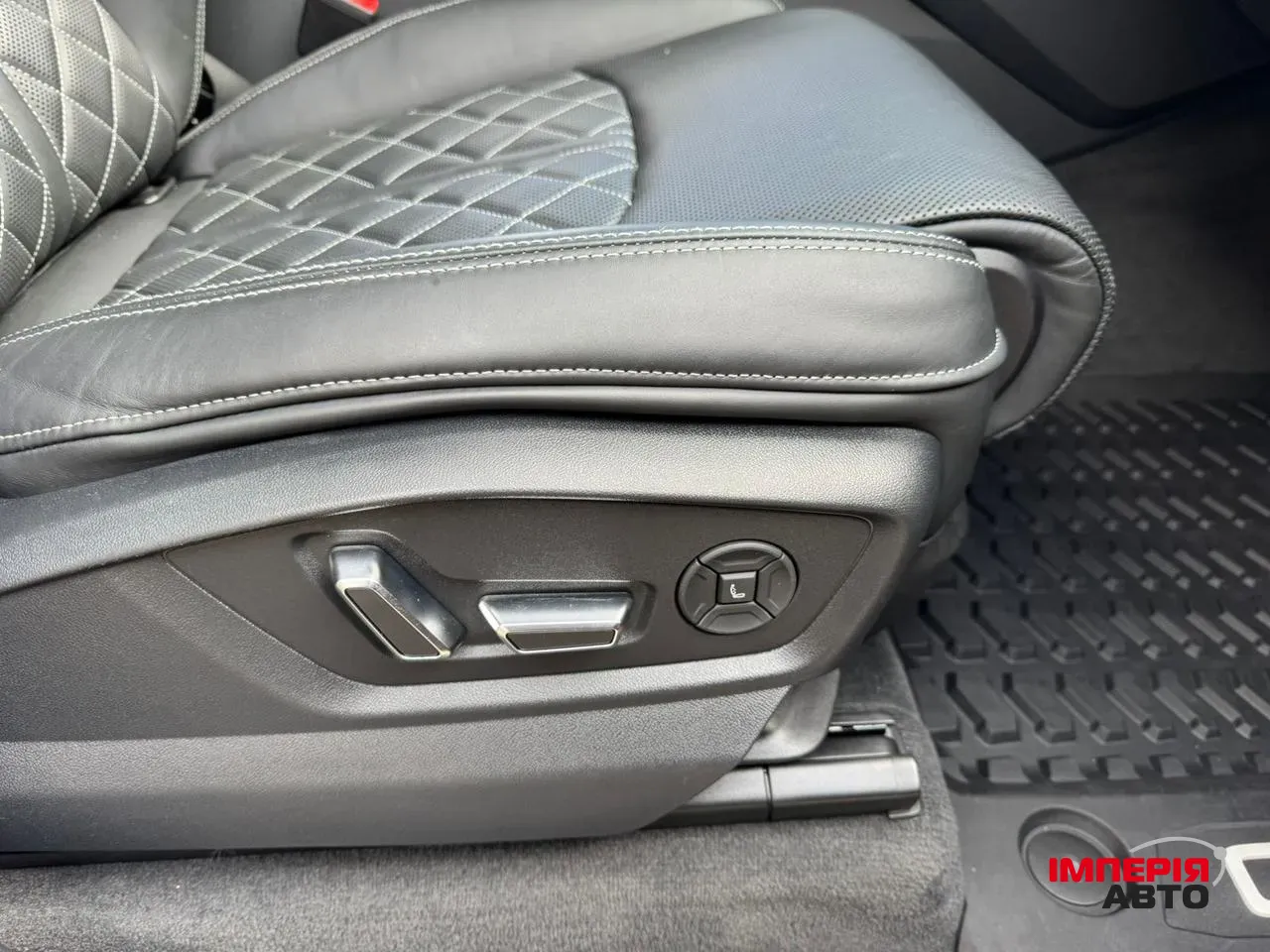 Audi Q8 - фото 46