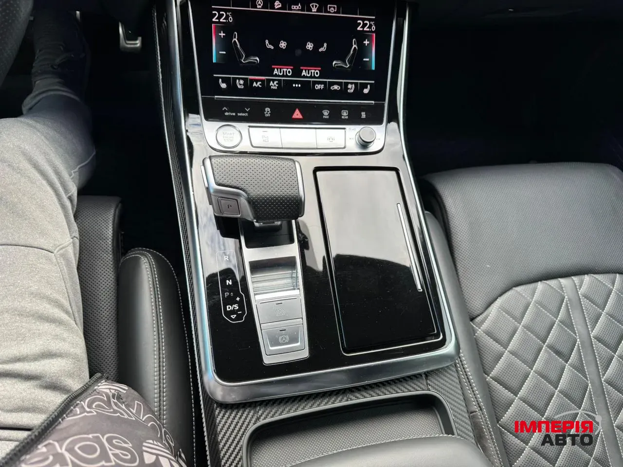 Audi Q8 - фото 31