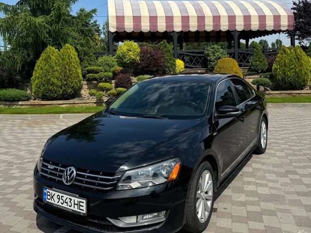 Volkswagen Passat (North America and China) 2012, Сарни, $9 300 - зображення 1