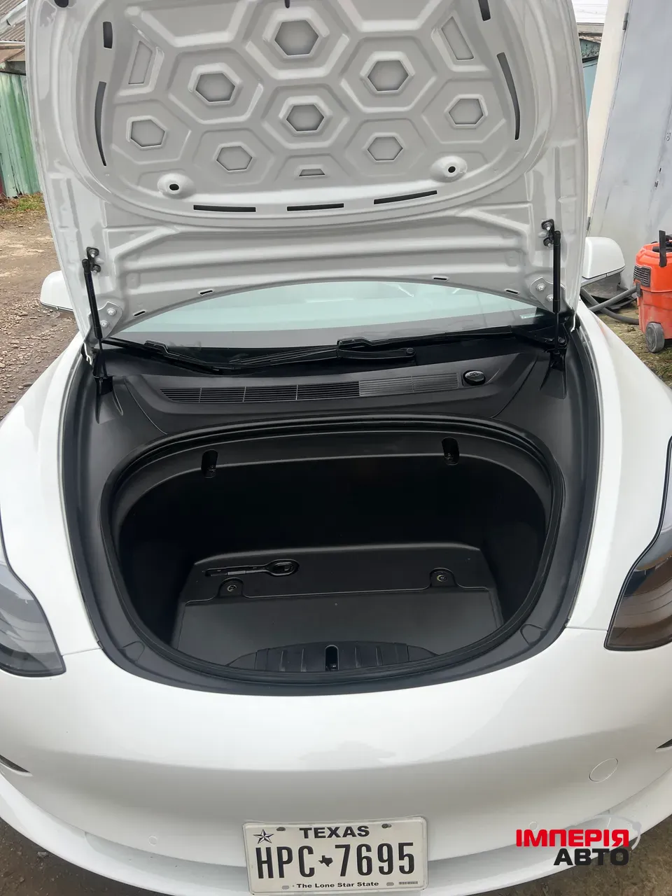 Tesla Model 3 - фото 11