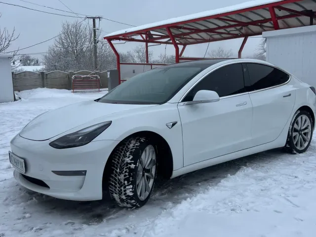 Tesla Model 3 - фото 3