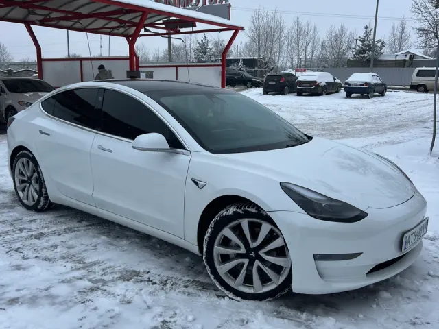 Tesla Model 3 - фото 2